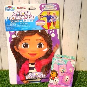 GABBYS DOLLHOUSE SET playing cards & Glove a bubbles outdoor fun.